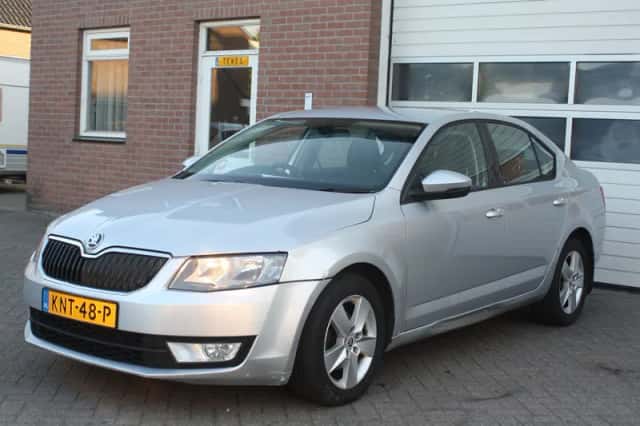 Škoda Octavia (2013) thumbnail 1