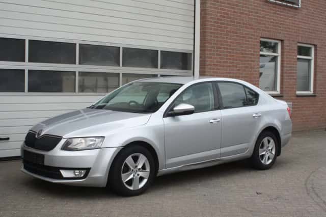 Škoda Octavia (2013) thumbnail 4