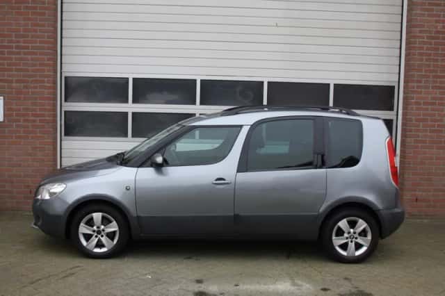 Škoda Roomster (2010) thumbnail 5