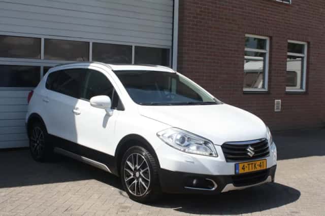 Suzuki SX4 S-Cross (2014) thumbnail 3