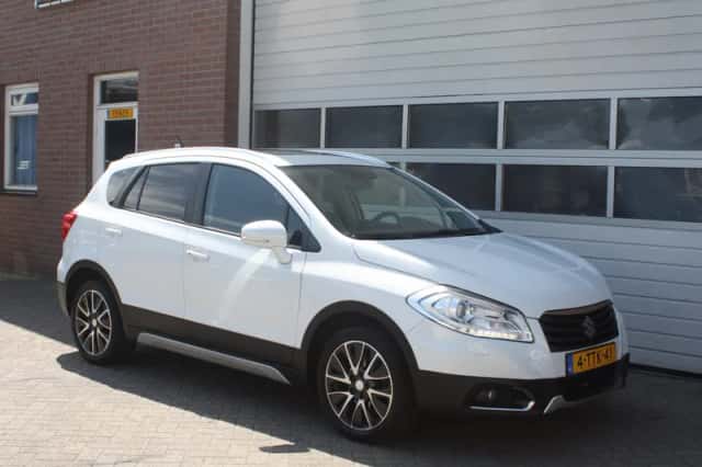 Suzuki SX4 S-Cross (2014) thumbnail 6