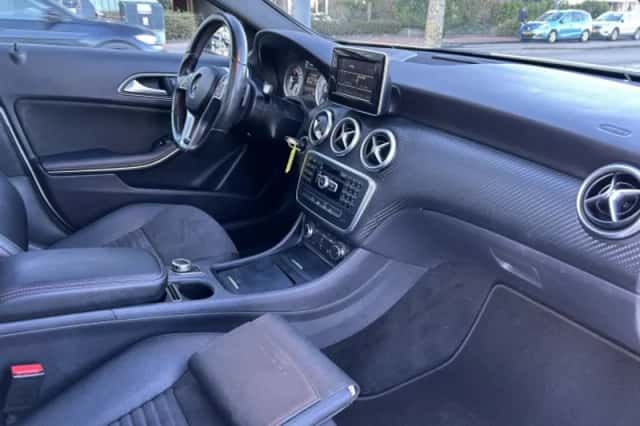 Mercedes-Benz A-Klasse (2015) thumbnail 3