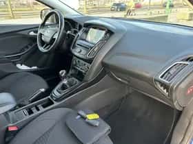 Ford Focus thumbnail 3