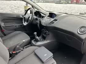 Ford Fiesta (2016) thumbnail 2