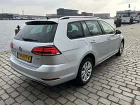 Volkswagen Golf (2018) thumbnail 2