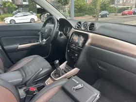 Suzuki Vitara (2017) thumbnail 3