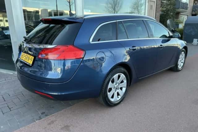 Opel Insignia (2011) thumbnail 2