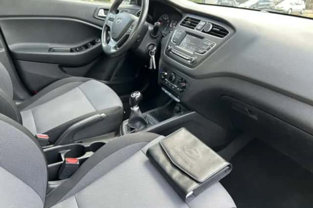 Hyundai i20 (2019) thumbnail 3