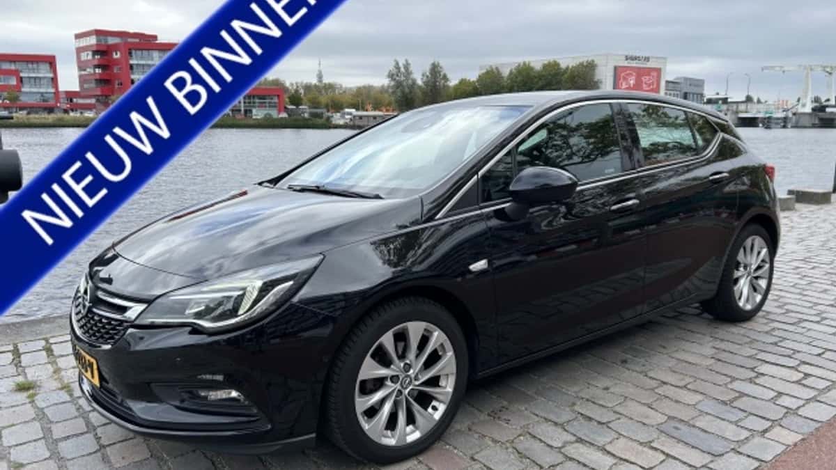 Opel Astra (2017) — foto 1