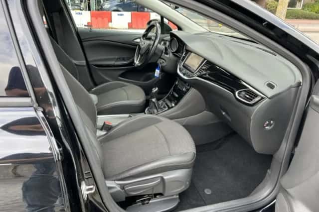 Opel Astra (2017) thumbnail 3