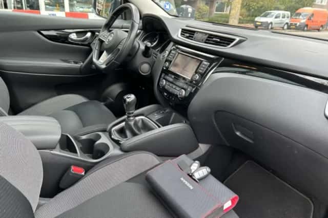 Nissan Qashqai (2019) thumbnail 3