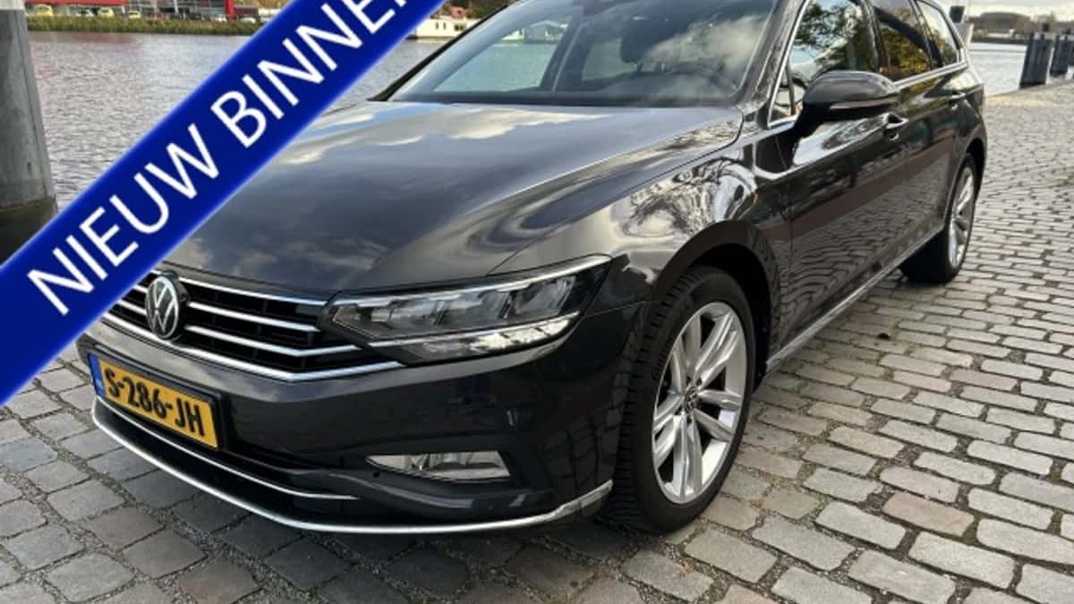 Volkswagen Passat (2022) — foto 1
