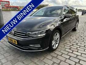 Volkswagen Passat (2022) thumbnail 1