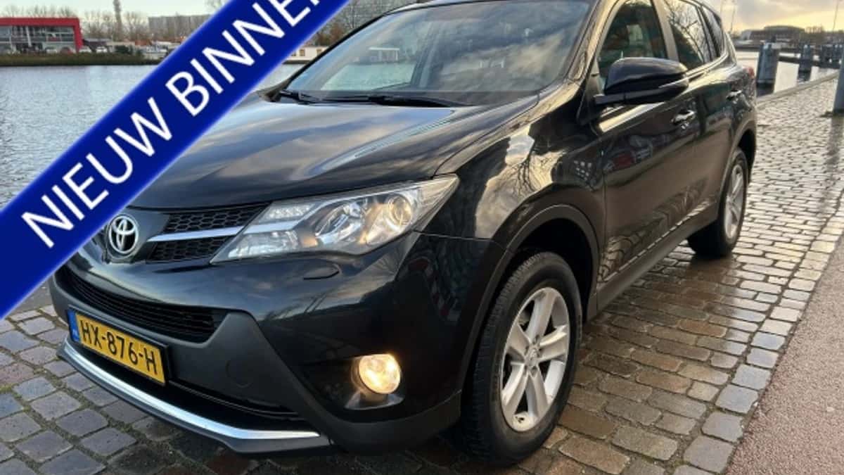 Toyota RAV4 (2013) — foto 1