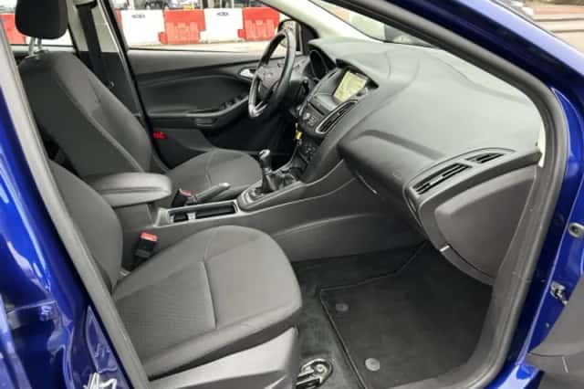 Ford Focus (2017) thumbnail 3