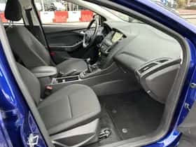 Ford Focus (2017) thumbnail 3