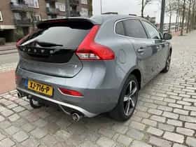 Volvo V40 (2019) thumbnail 2