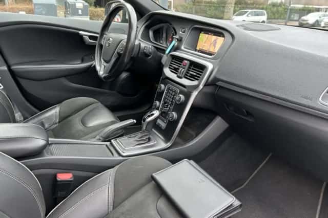 Volvo V40 (2019) thumbnail 3