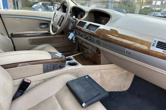 BMW 7-Serie (2004) thumbnail 3