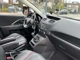 Mazda 5 (2013) thumbnail 3