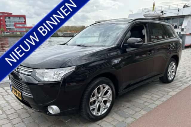 Mitsubishi Outlander (2014) thumbnail 1