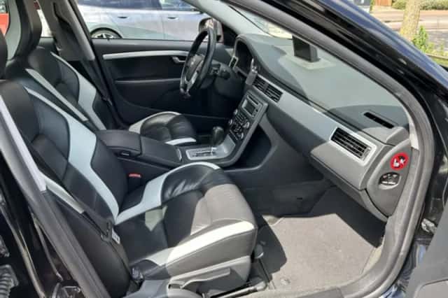 Volvo V70 (2011) thumbnail 3