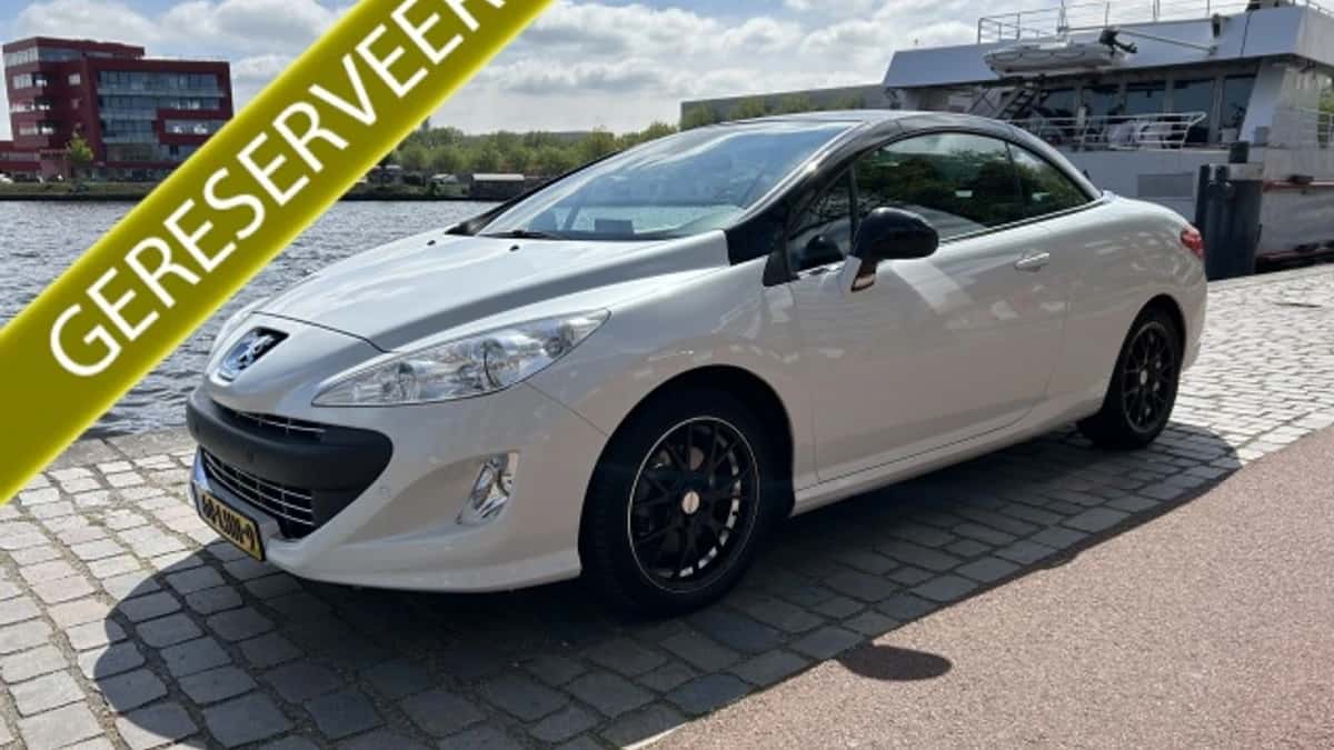 Peugeot 308 (2010) — foto 1