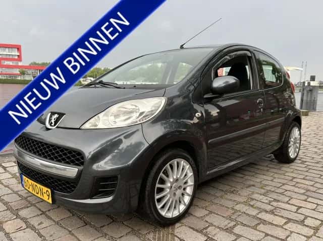 Peugeot 107 (2010) — foto 1