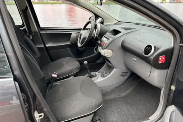 Peugeot 107 (2010) thumbnail 3