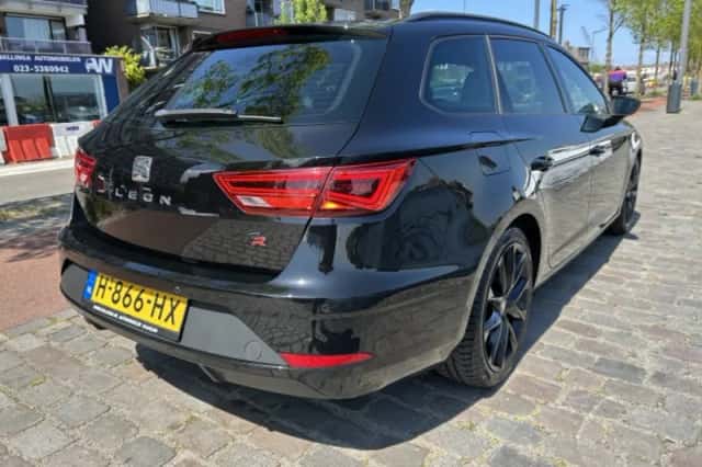 SEAT Leon (2020) thumbnail 2