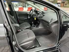 Ford Fiesta (2016) thumbnail 3