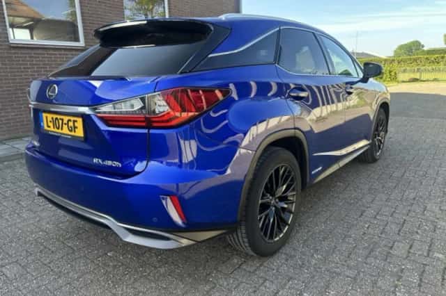 Lexus RX (2018) thumbnail 2