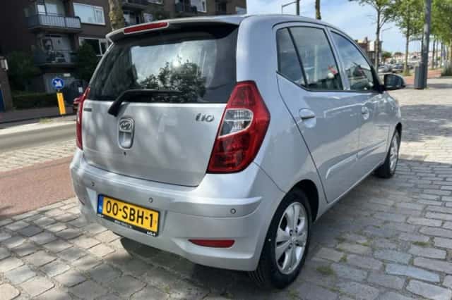 Hyundai i10 (2011) thumbnail 2
