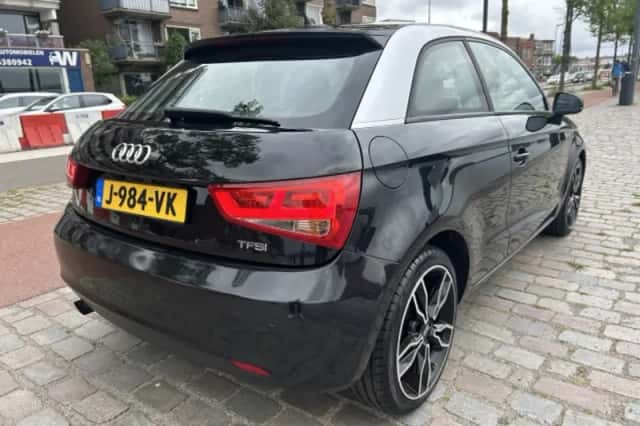Audi A1 (2011) thumbnail 2