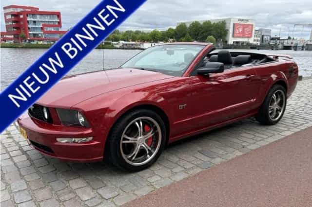 Ford Mustang (2008) thumbnail 1