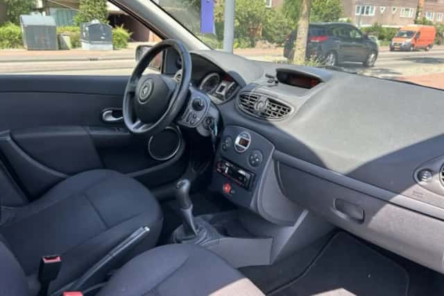 Renault Clio (2008) thumbnail 3