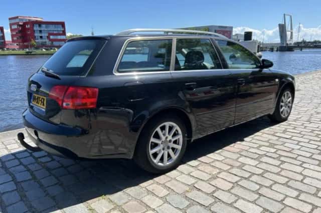 Audi A4 (2005) thumbnail 2