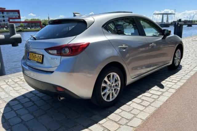 Mazda 3 (2014) thumbnail 2