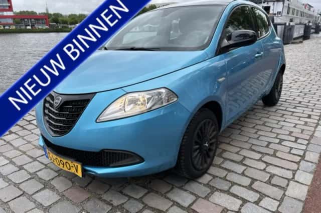 Lancia Ypsilon (2015) thumbnail 1