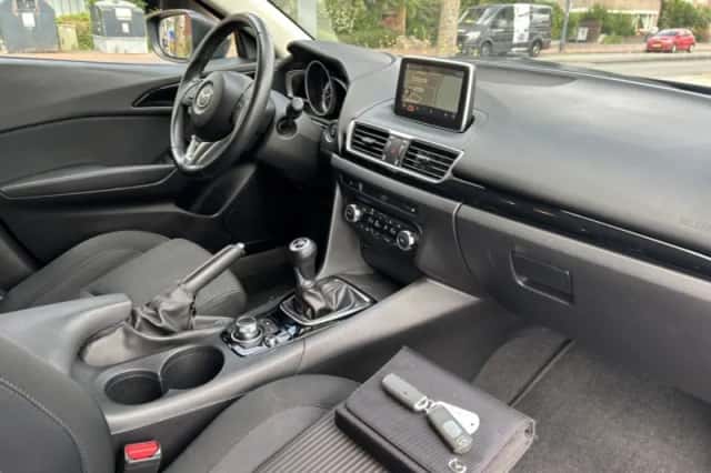 Mazda 3 (2014) thumbnail 3
