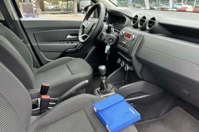 Dacia Duster (2019) thumbnail 3