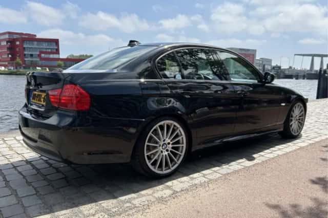 BMW 3-Serie (2011) thumbnail 2