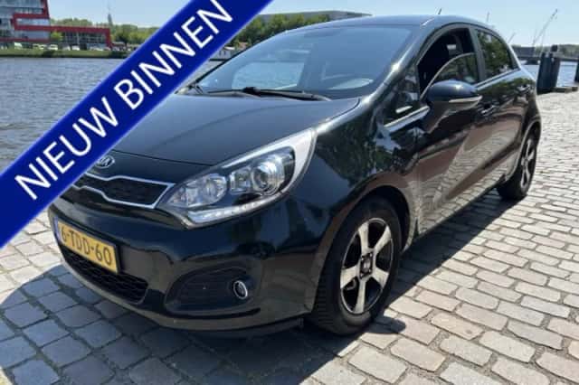 Kia Rio (2014) thumbnail 1