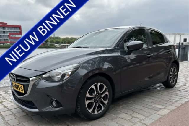 Mazda 2 (2016) thumbnail 1