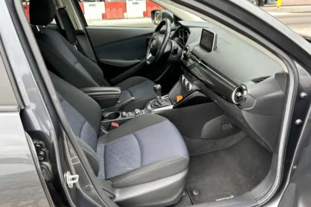 Mazda 2 (2016) thumbnail 3