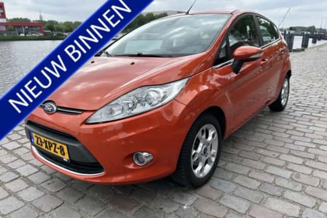 Ford Fiesta (2012) thumbnail 1