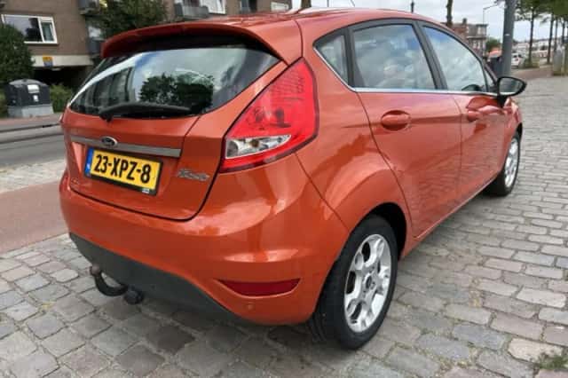 Ford Fiesta (2012) thumbnail 2