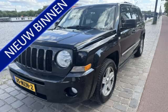 Jeep Patriot (2011) thumbnail 1