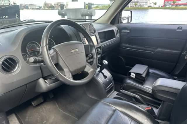 Jeep Patriot (2011) thumbnail 3