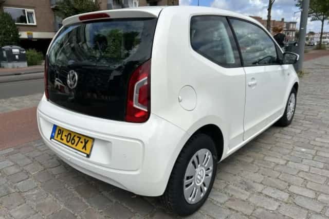 Volkswagen Up (2012) thumbnail 2